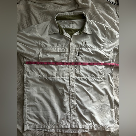 Under Armour White Button down men’s Heatgear Shirt with Wind flow design Size L - Picture 6 of 7